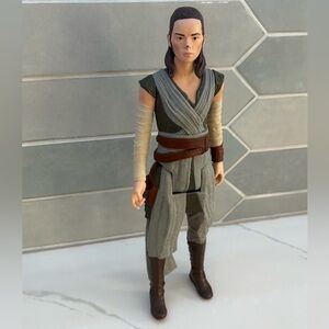 Hasbro Star Wars The Last Jedi 12-inch Rey (Jedi Training) Action Figure